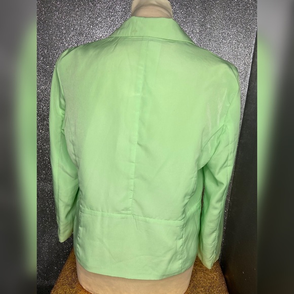 Blazer - Picture 3 of 11